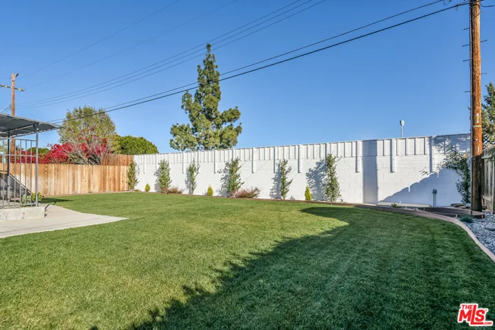 6622 Royer Avenue, West Hills, California 91307