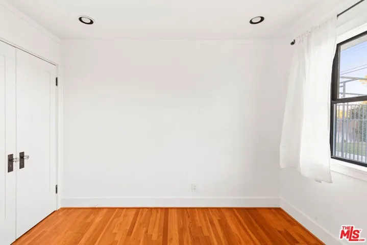 6622 Royer Avenue, West Hills, California 91307