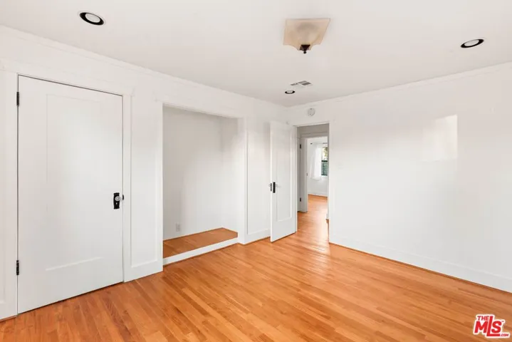 6622 Royer Avenue, West Hills, California 91307