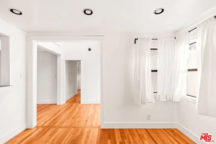 6622 Royer Avenue, West Hills, California 91307