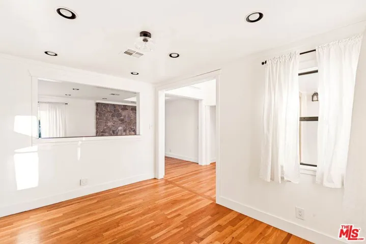 6622 Royer Avenue, West Hills, California 91307