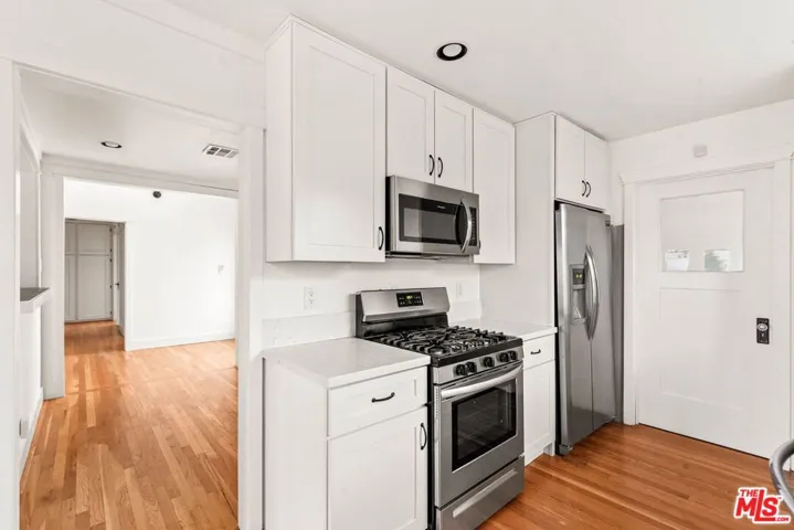 6622 Royer Avenue, West Hills, California 91307
