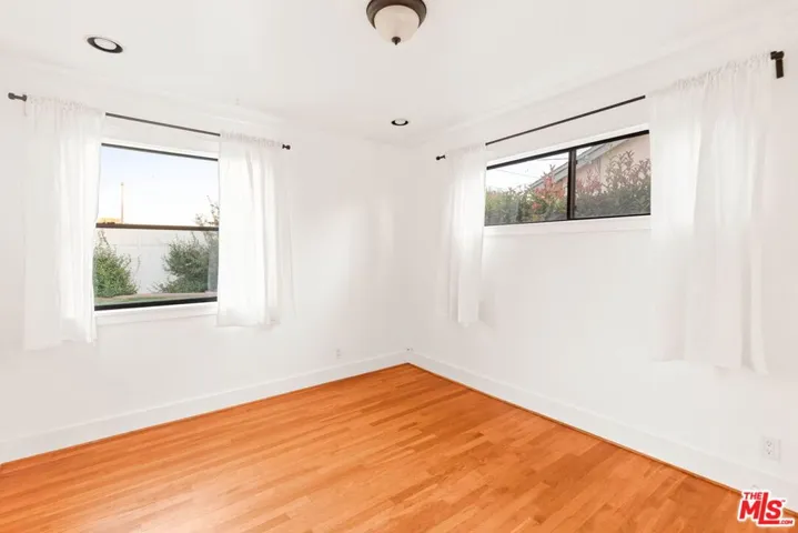 6622 Royer Avenue, West Hills, California 91307