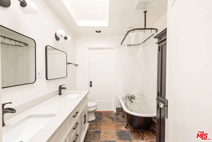 6622 Royer Avenue, West Hills, California 91307