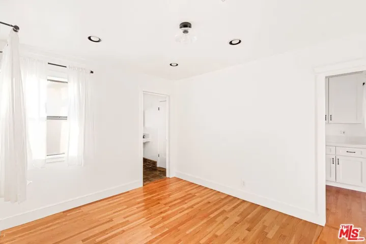 6622 Royer Avenue, West Hills, California 91307