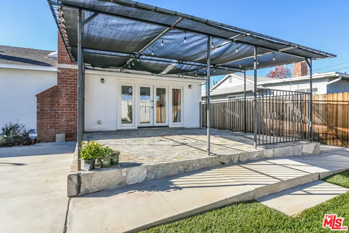 6622 Royer Avenue, West Hills, California 91307