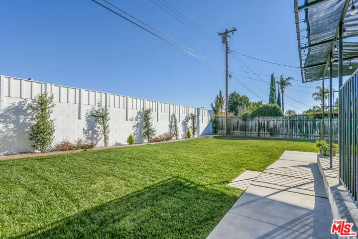 6622 Royer Avenue, West Hills, California 91307