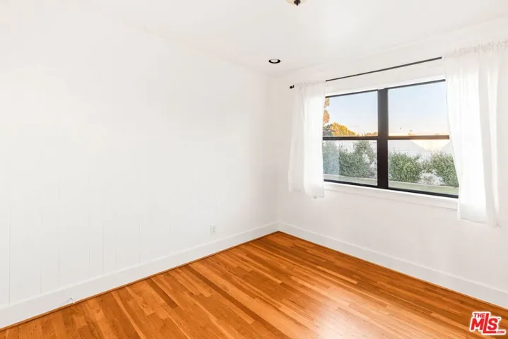 6622 Royer Avenue, West Hills, California 91307