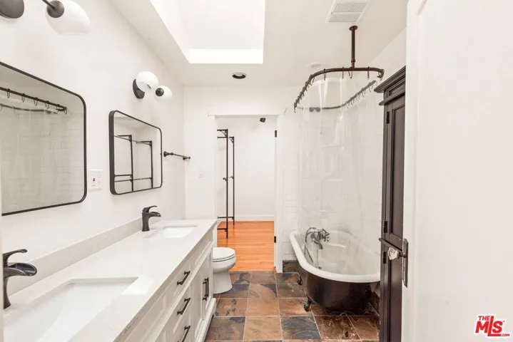 6622 Royer Avenue, West Hills, California 91307