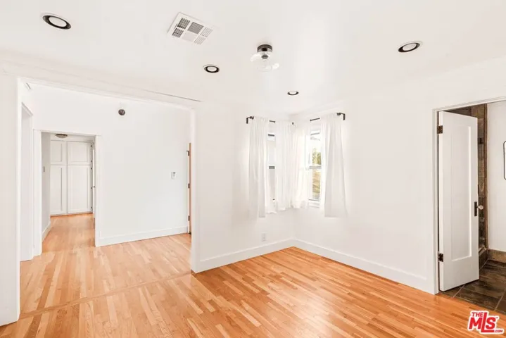 6622 Royer Avenue, West Hills, California 91307