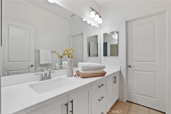 57 Clover, Lake Forest, California 92630