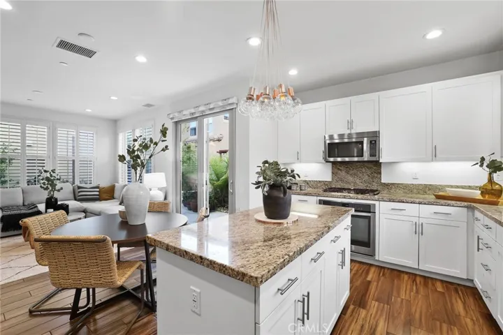 57 Clover, Lake Forest, California 92630