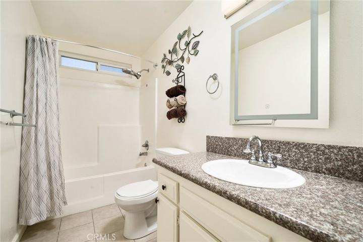 Main House Hallway Bathroom