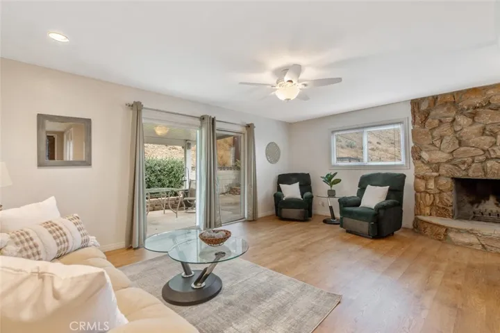 19539 Aldbury Street, Canyon Country, California 91351