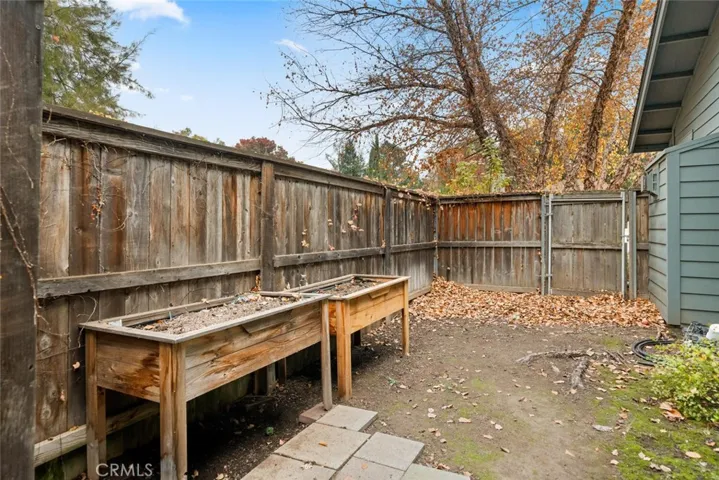 Side garden area