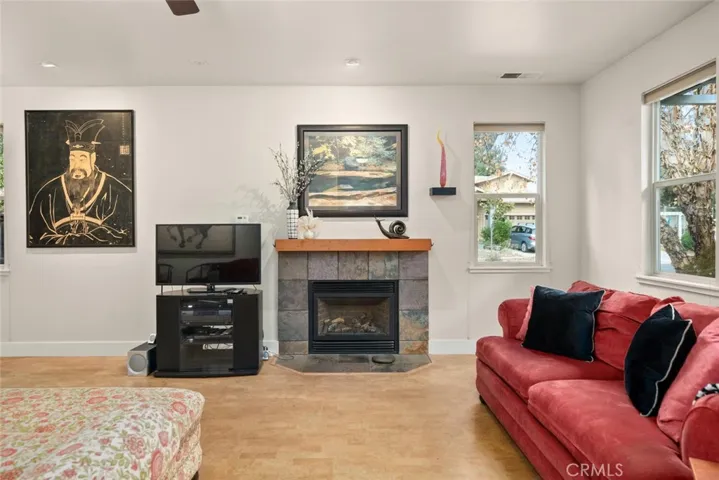 Gas fireplace with blower