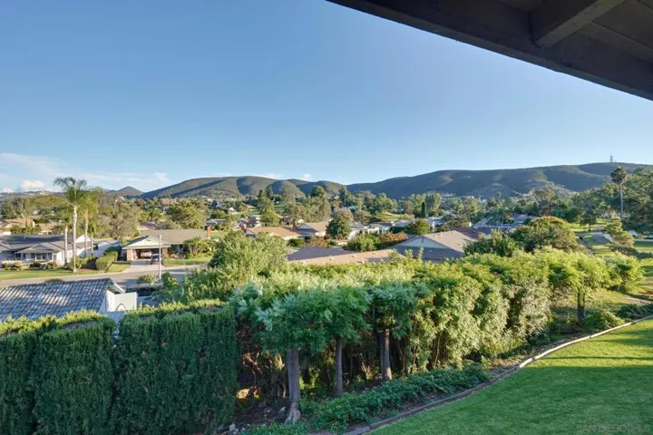 1862 Fairway Circle Dr, San Marcos, California 92078