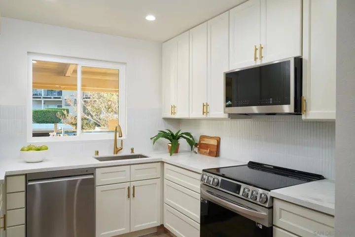 1862 Fairway Circle Dr, San Marcos, California 92078