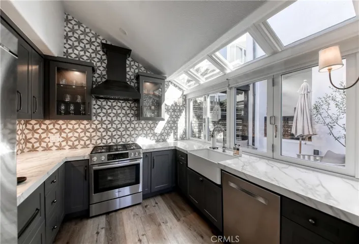 2910 3rd Avenue, Corona del Mar, California 92625