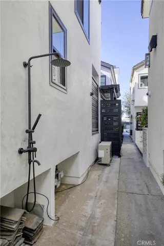 2910 3rd Avenue, Corona del Mar, California 92625
