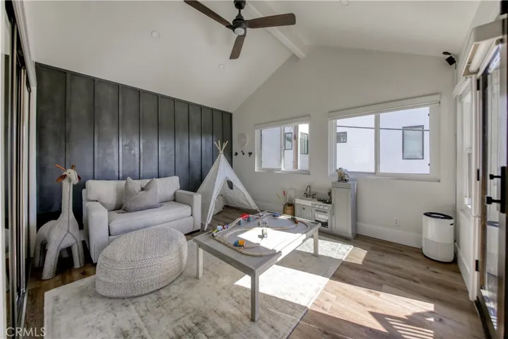 2910 3rd Avenue, Corona del Mar, California 92625