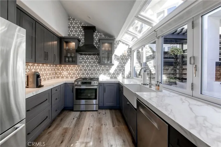 2910 3rd Avenue, Corona del Mar, California 92625