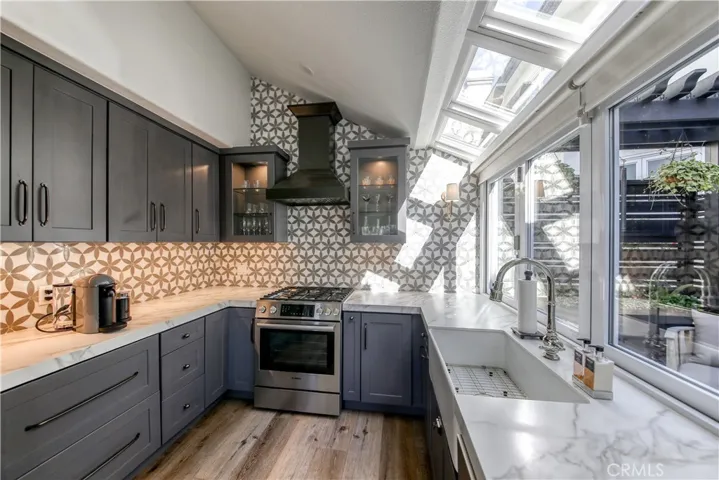2910 3rd Avenue, Corona del Mar, California 92625