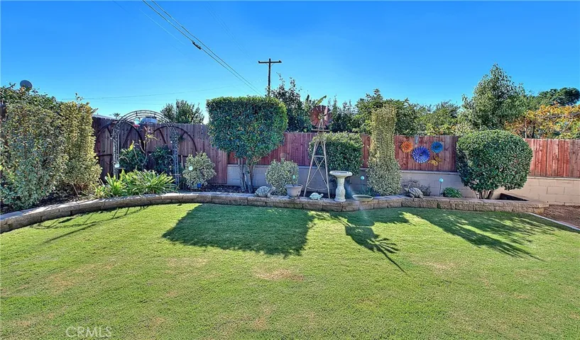 Preview 18 of 20 - Backyard