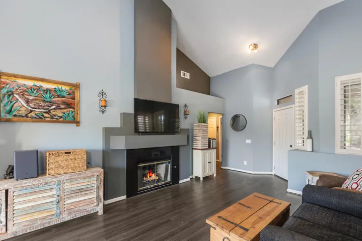 41370_Inverness Way_Family Room