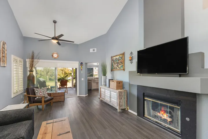 41370_Inverness Way_Family Room Open