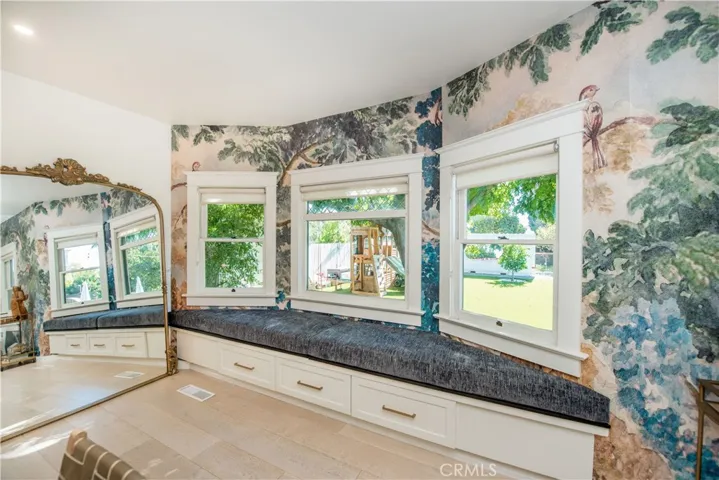 Dining room Windows