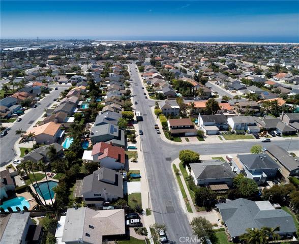 21722 Seaside Lane, Huntington Beach, California 92646