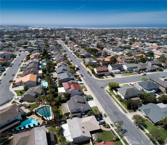 21722 Seaside Lane, Huntington Beach, California 92646