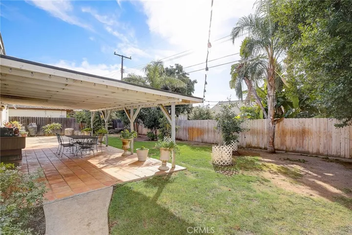 1522 E 20th Street, Santa Ana, California 92705