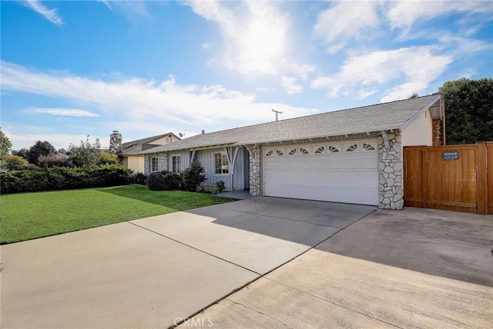 1522 E 20th Street, Santa Ana, California 92705