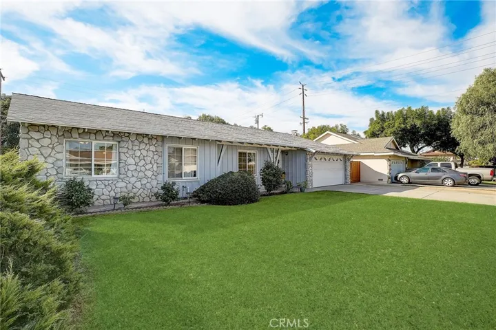1522 E 20th Street, Santa Ana, California 92705