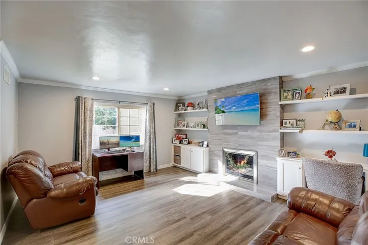 1522 E 20th Street, Santa Ana, California 92705