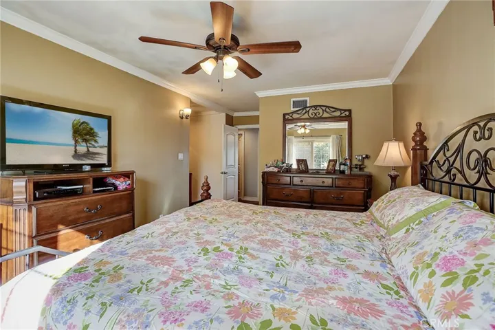 1522 E 20th Street, Santa Ana, California 92705