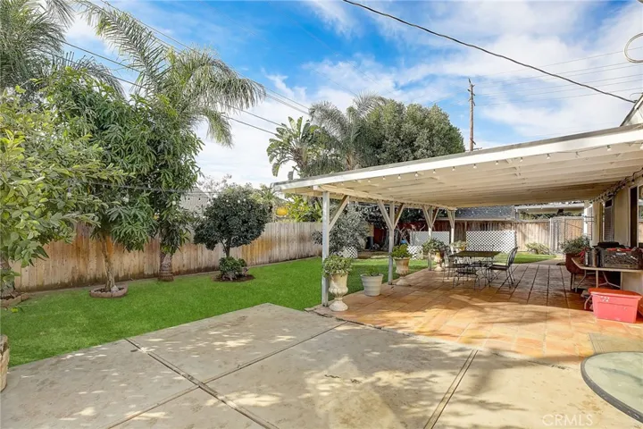 1522 E 20th Street, Santa Ana, California 92705
