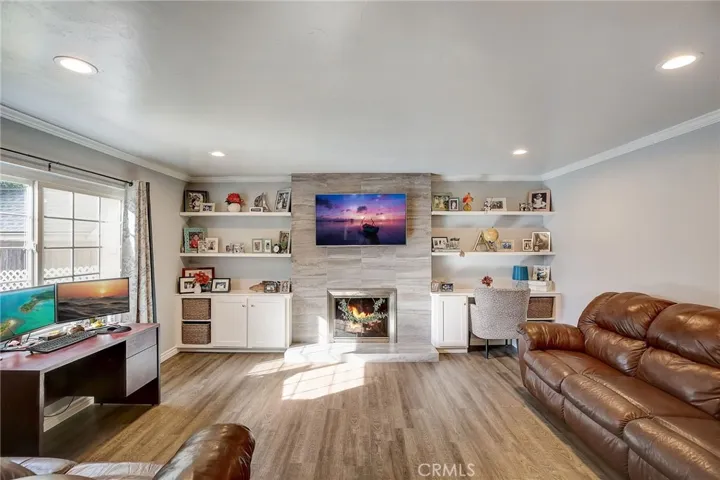 1522 E 20th Street, Santa Ana, California 92705
