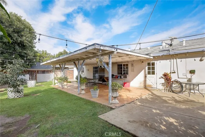 1522 E 20th Street, Santa Ana, California 92705