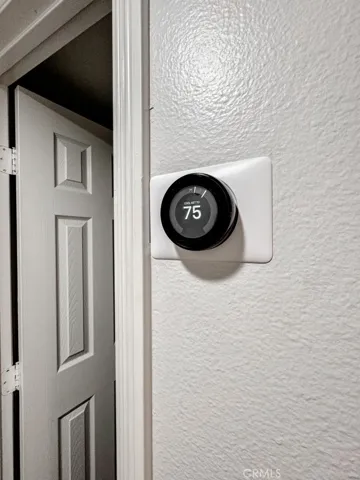 Thermostat
