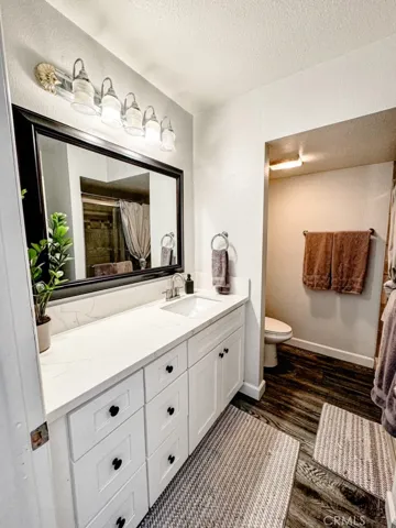Main Bedroom En Suite Bathroom