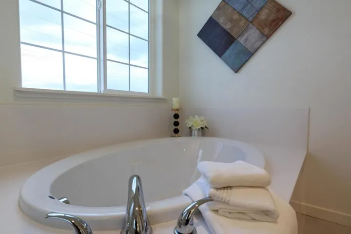 590 Tanoak Street, Hollister, California 95023