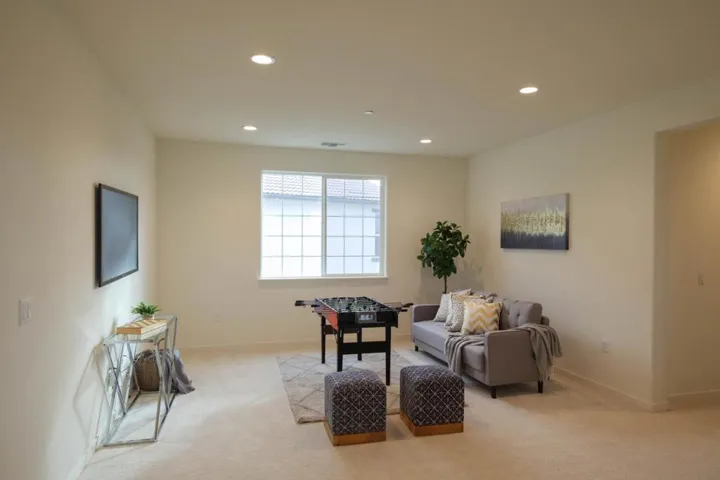 590 Tanoak Street, Hollister, California 95023