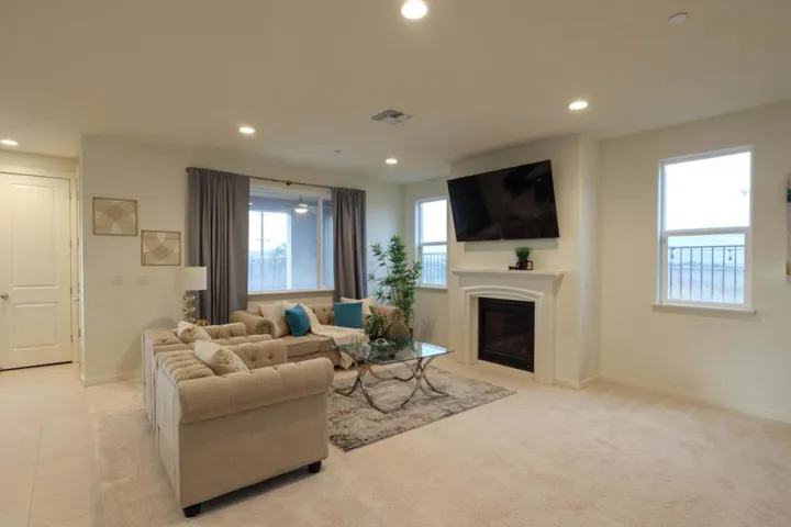 590 Tanoak Street, Hollister, California 95023