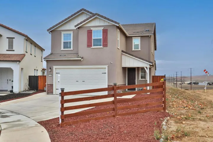 590 Tanoak Street, Hollister, California 95023