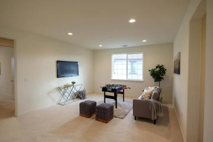 590 Tanoak Street, Hollister, California 95023