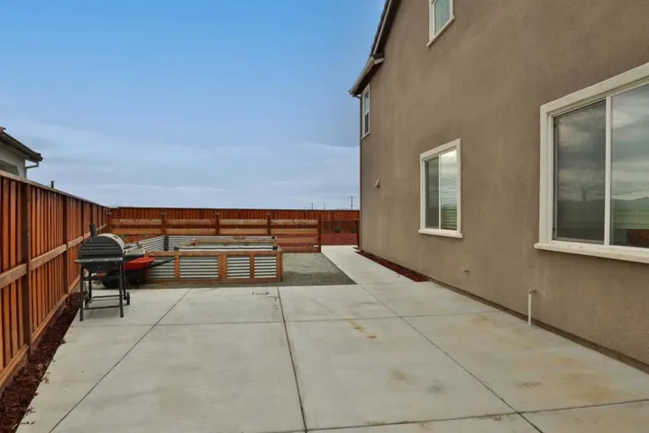 590 Tanoak Street, Hollister, California 95023