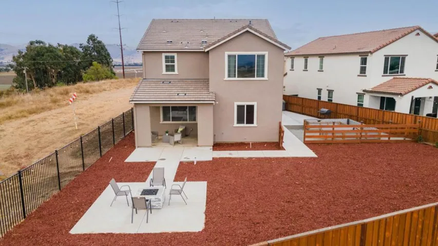 590 Tanoak Street, Hollister, California 95023